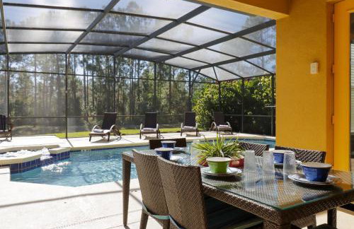 Spacious 6-Bedroom Getaway with Game Room, Private Spa & Sunny Pool Deck in Premier Resort Setting - Foto 3