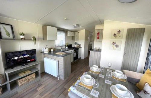 Beautiful 3BR Holiday Home in Stunning Location - Pass the Keys - Foto 9