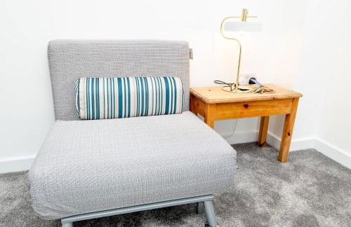 Manchester Cityside Deluxe Stay - 3 Bedroom House Great for Family with Free Parking & Garden - Foto 10