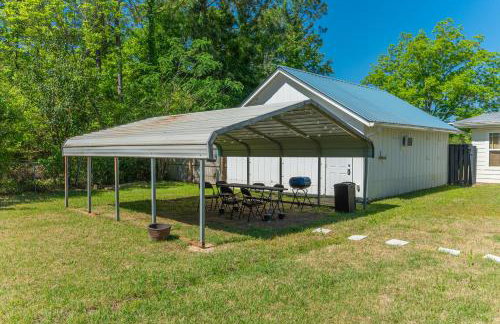 Private Pool and 3BR Family Fun Home with Gazebo - Foto 10