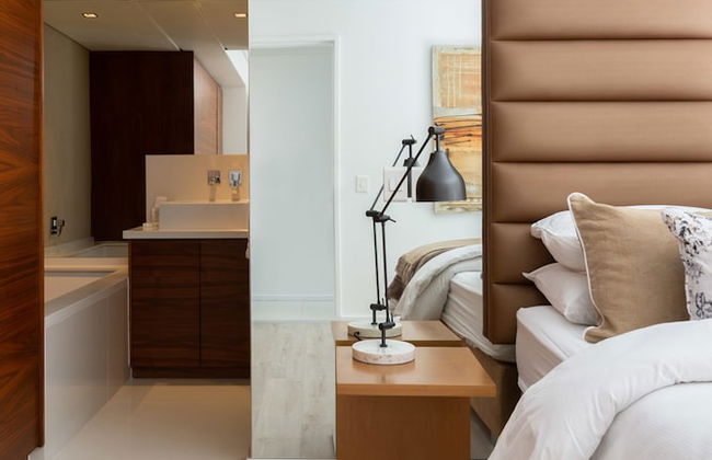 Clifton YOLO Spaces – Clifton Beachfront Penthouse - Photo 15