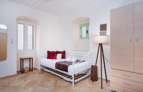 Central, Calm with Courtyard - Foto 7