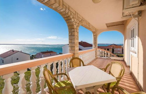 Nice Apartment In Rtina With Wifi - Photo 1