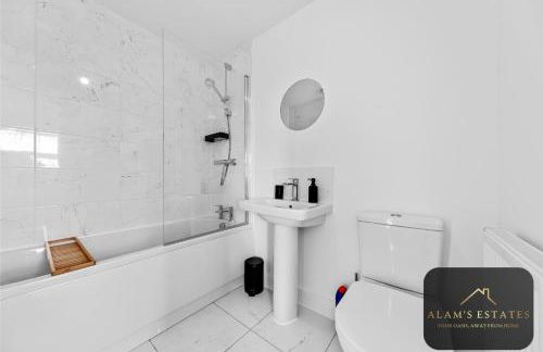 Spacious 2-Bed House, Free Parking, Fast Wi-Fi, Netflix, Contractors Welcome - Photo 28