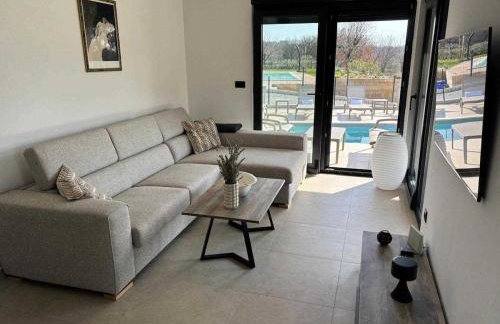 Vila Kumpanija with Pool by Vacay Villas - Foto 15