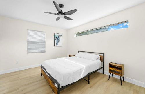 Recently Remodeled Mins from beach+Putting Green - Photo 7