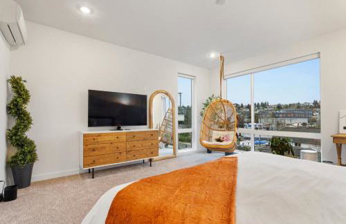 Luxe Central Home with Views & Rooftop - Foto 16