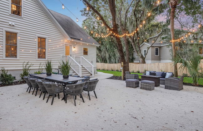 Southern Oasis by Avantstay 0.5mi Walk to the Beach, Pool, Patio, Large Yard - Photo 5