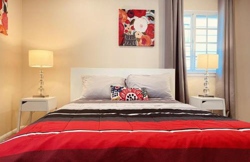 GREAT FOR BUSINESS & FAMILY TRIPS 3BD 2BA close to DESNEYLAND, FREE PARKING - Photo 2