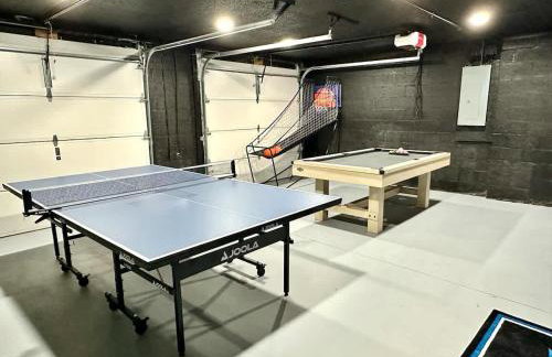 Theater and game rooms 5 bedrooms 2 king size beds TikTok and social media wall - Foto 16