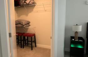 The 513 Flat! 1BR, 1Bath Apt with Pool and Riverfront View! Free Gated Parking! Only Steps from The banks & Stadiums! - Foto 16