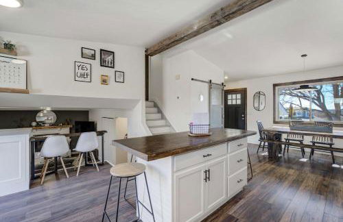 Wild Rose Family Retreat with BBQ & Fire Pit - Foto 16