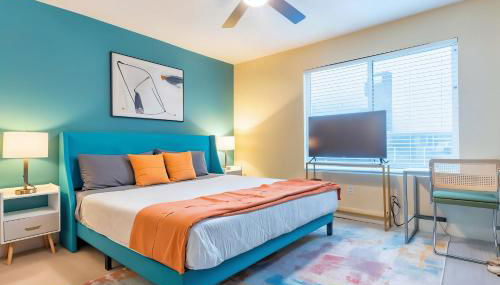 Chic King 1BR Downtown Access Pool Parking Gym - Foto 3