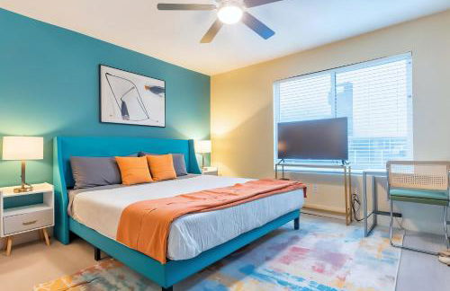 Chic King 1BR Downtown Access Pool Parking Gym - Foto 3