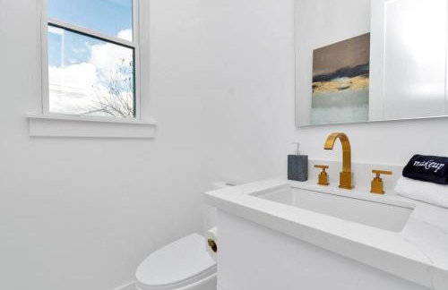 The Suite Spot! Downtown Skyline Views! Sleeps 12 - Foto 9