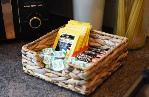 Air Maison - Large Family Home with Pool Table - Photo 5