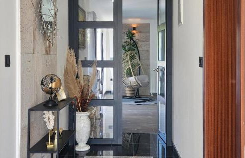 Lovely Apartment In Kucice With Wifi - Photo 6