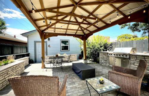 UPTOWN CASTLE - CITY VIEWS - THEATER & CONVENTION DISTRICT! - Foto 35