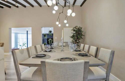 Stunning 2 Story Villa with Pool - Photo 37