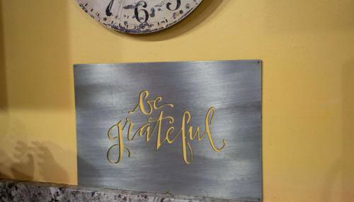 Cozy 2BR Cabin - King Bed Bunks Fire Pit & BBQ - Foto 5