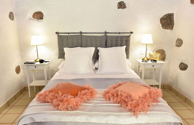 Authentic Holiday Home, Ground Floor Level, With Private Pool and Large Terrace - Foto 24