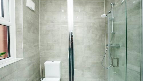 Newly Renovated Modern 4 Bed 3 Bath Apartment London - Foto 3