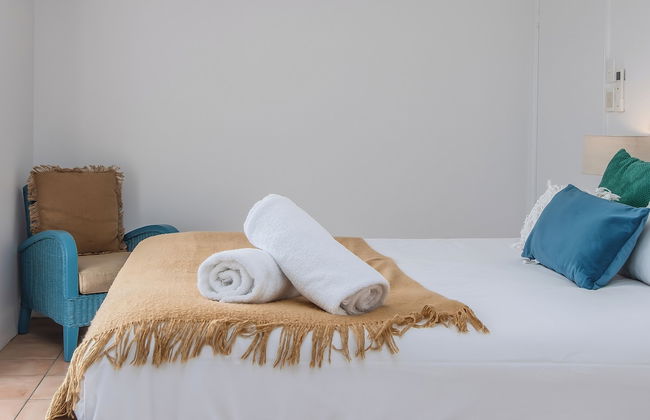 Marine Mirage - 2 Bedroom Apartment with Beachfront Vibes - Photo 5