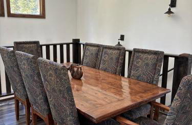 Spacious 4 Bedroom Chalet on Hiking Trails - Foto 8