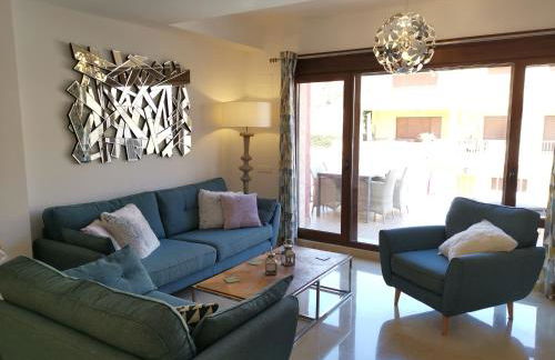 Beautiful penthouse with 3 pools, indoor heated pool, sauna, jacuzzi - Foto 4