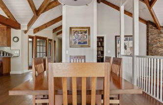 10 Acre Estate with Views Teahouse and Pickleball Court - Foto 22