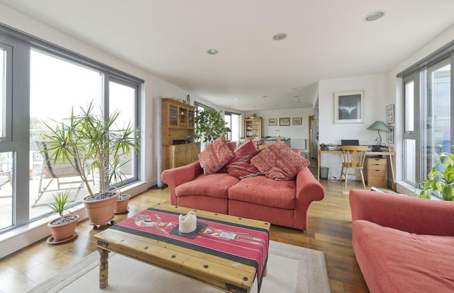 Superb Apartment With Terrace Near the River in Putney by Underthedoormat - Foto 35