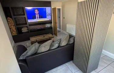 Modern 2 Bedroom Private Detached Cottage With HotTub - Foto 21