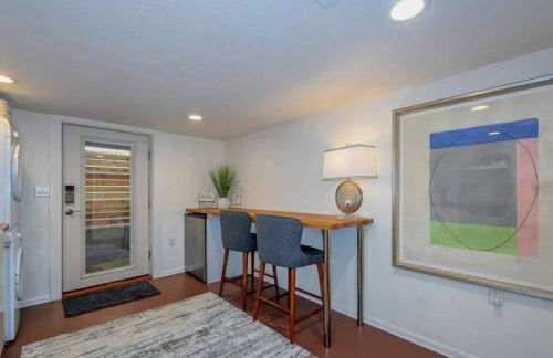 Private Basement Suite w Hot Tub - Foto 6