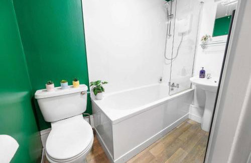 Modern 1BR Apartment - Close to ferry terminal with free parking - Foto 9