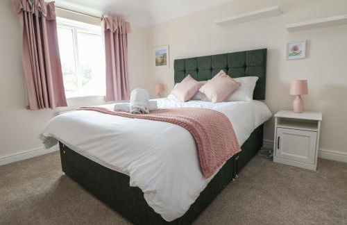 29 Ernest Dawes Avenue - Photo 15