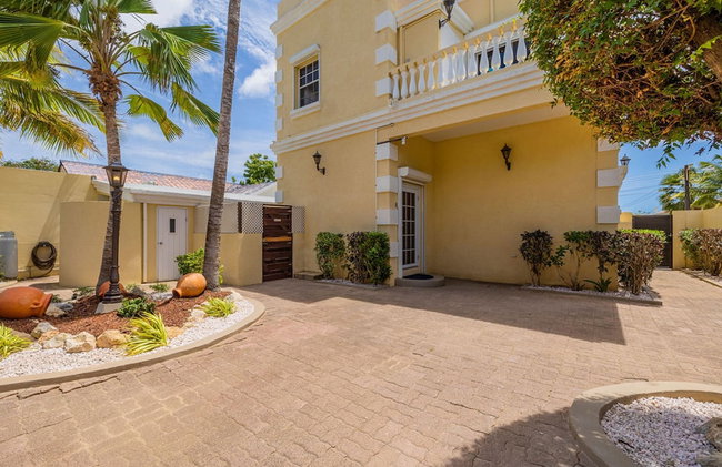 Island Escape Lrg Private Backyard Pool Patio - Photo 40