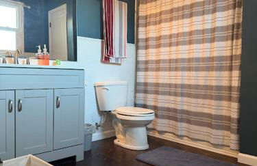 Full townhouse near Shem Creek & Downtown with Hot Tub - Photo 18