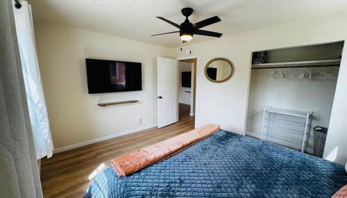 Free Chick-Fil-A & Starbucks! 502 Hideaway! - Foto 5