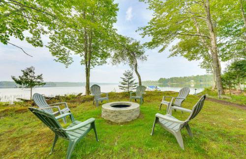 Hot Tub and Boat Dock Waterfront Maine Retreat! - Foto 35