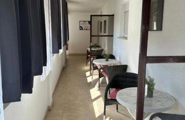 Studio Apartment near Beach Petrčane - Quiet & Central - Unit 3 - Foto 16