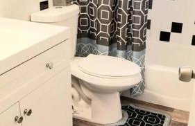 Whole House+Renovated+Pool+Lanai+BBQ+Close to All - Foto 35