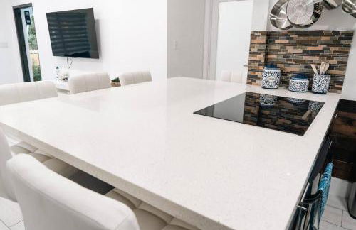 Luxury Retreat 3B ,2Ba POOL , Coral Gables Center - Photo 57