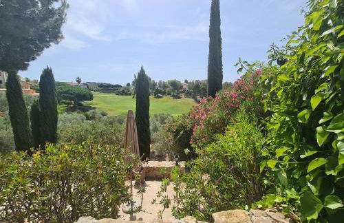 SUPERBE VILLA-DOMAINE AVEC GOLF PISCINE ET TENNIS - Foto 33