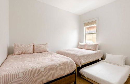 Bachelor/Bachelorette Mansion In the Heart of ATX - Photo 16