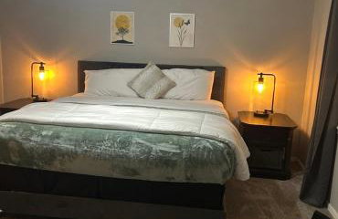 Great Edmond home, near OKC with 3 beds, Wi-fi, cold AC, and central heat, fully fenced backyard - Foto 4