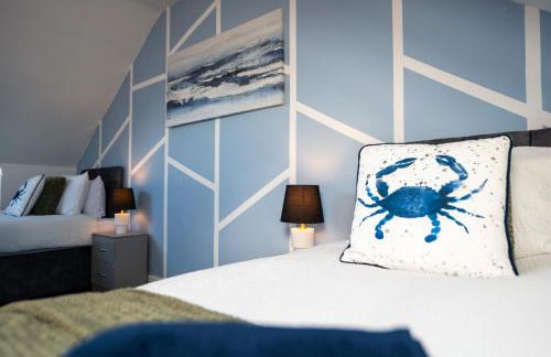 Sunny Seaside Paradise - Sleeps 5 - Photo 16