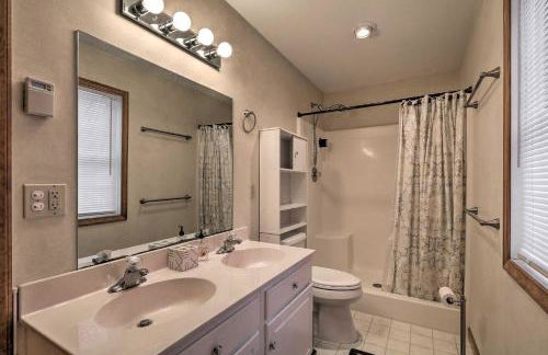 5 Mi to Camelback Henryville Home with Hot Tub! - Foto 24