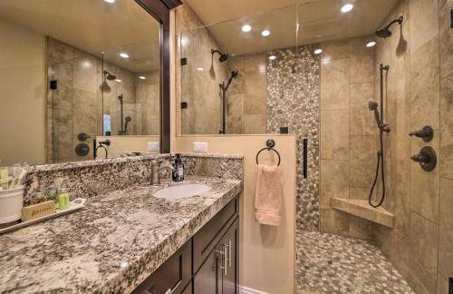 Sugar Bear Lodge with Game Room - 5 Mi to Village! - Foto 15