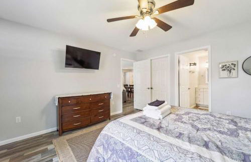 Spacious 3BR Lakefront Cottage with Stunning Views - Foto 15