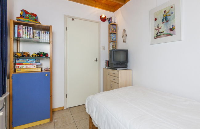 Cozy Holiday Home in Nunspeet near Forest - Photo 8